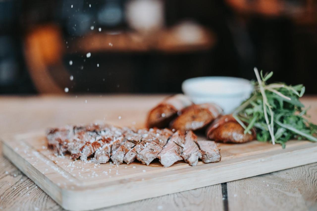 Dubno Eat & Sleep Hotel Nová Dubnica Екстериор снимка