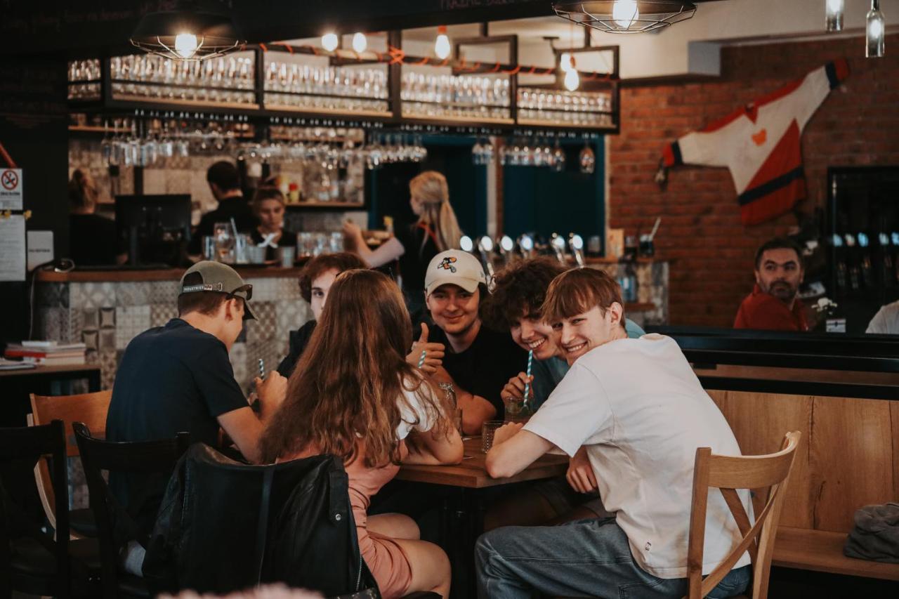 Dubno Eat & Sleep Hotel Nová Dubnica Екстериор снимка