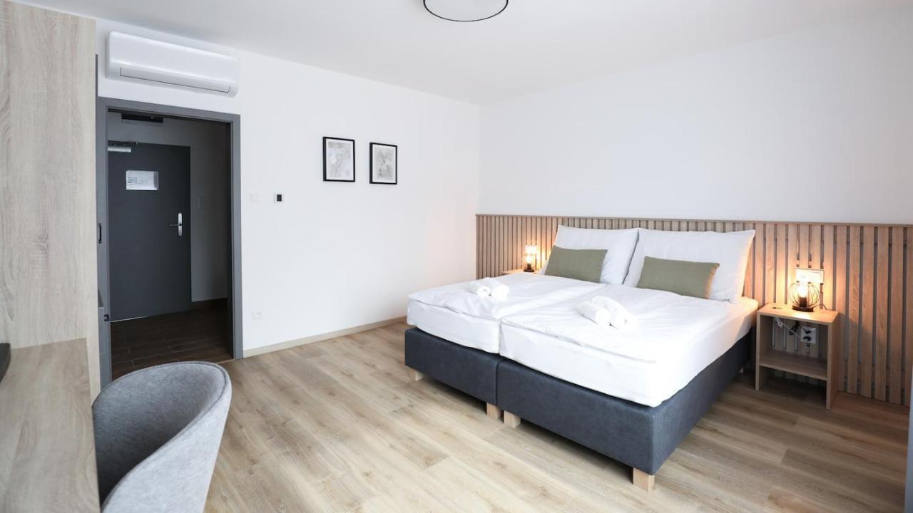Dubno Eat & Sleep Hotel Nová Dubnica Екстериор снимка